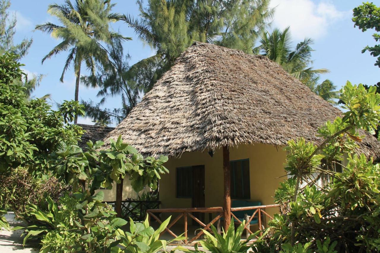 Garden Beach Bungalows 江比阿 外观 照片